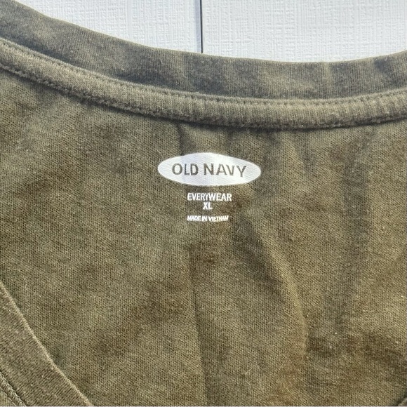 Old Navy solid‎ olive green v-neck short sleeve casual shirt women’s XL - Picture 2 of 7